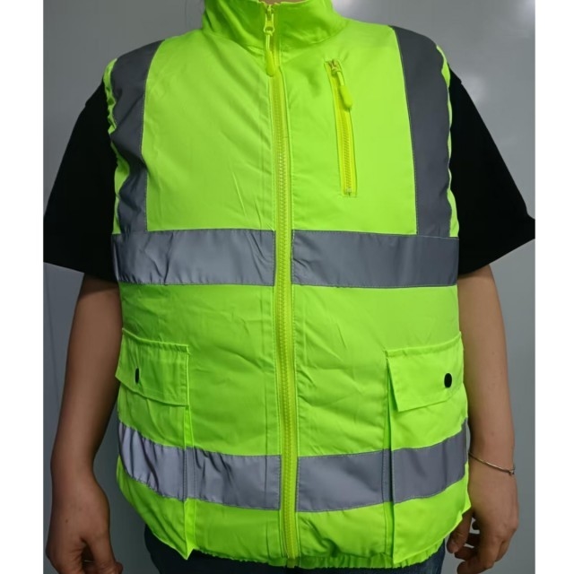 Green Safety Vest With Cooling Fan Hi Vis Reflective Vest And Fans For Security Roadway Workers