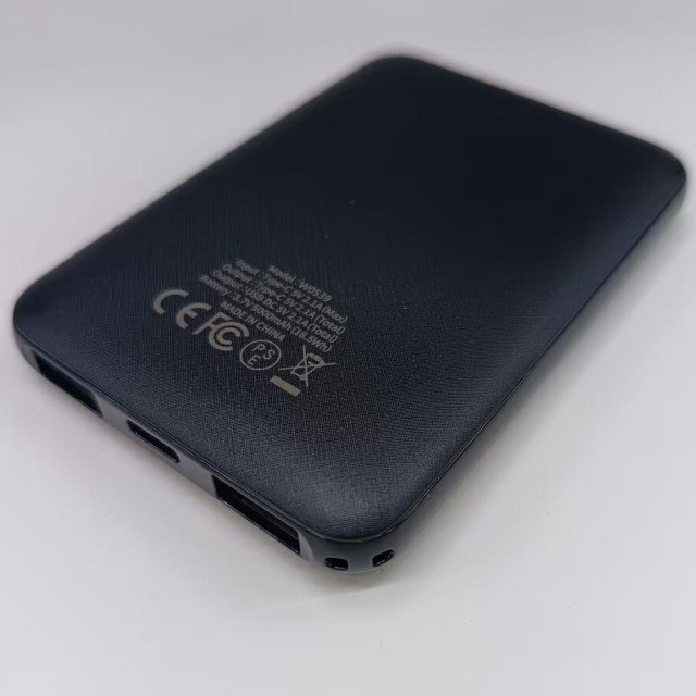 Super Slim USB C Power bank 5000mAh 4000mAh 2 USB A Output 5V 2A